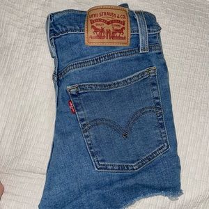Levi’s high rise shorts (size 25)
